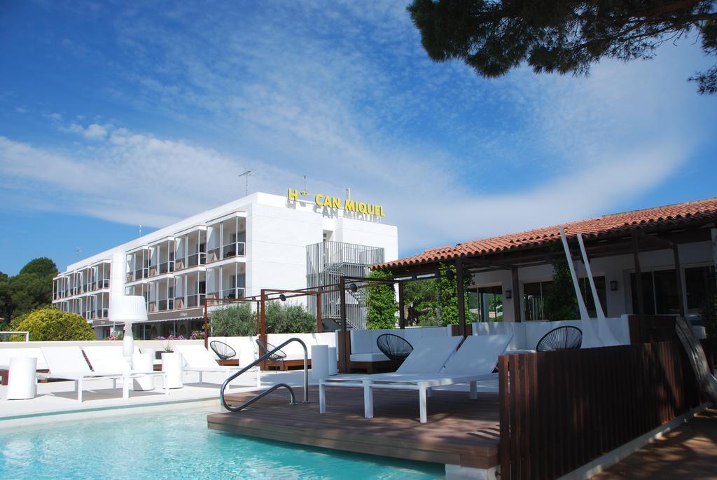 Can Miquel L'Escala Exterior photo